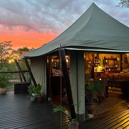 Out In Africa Wildlife Lodge Hammanskraal Exterior foto